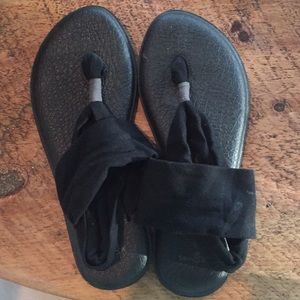 Sanuk sling sandals